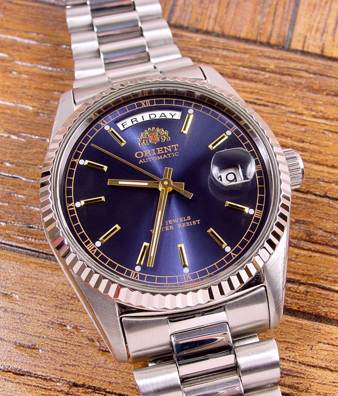 orient day date blue